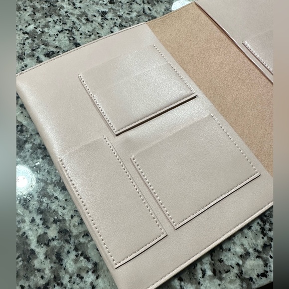 Erin Condren — Blush Vegan Leather Planner Folio - Picture 4 of 8